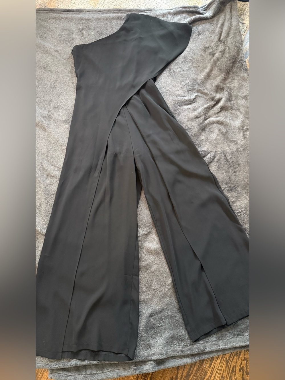 Gracia Black One-Shoulder Wide-Leg Jumpsuit